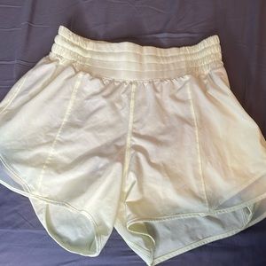 New Without Tags  lululemon hotty hot HR short 4” size 4 ELIX